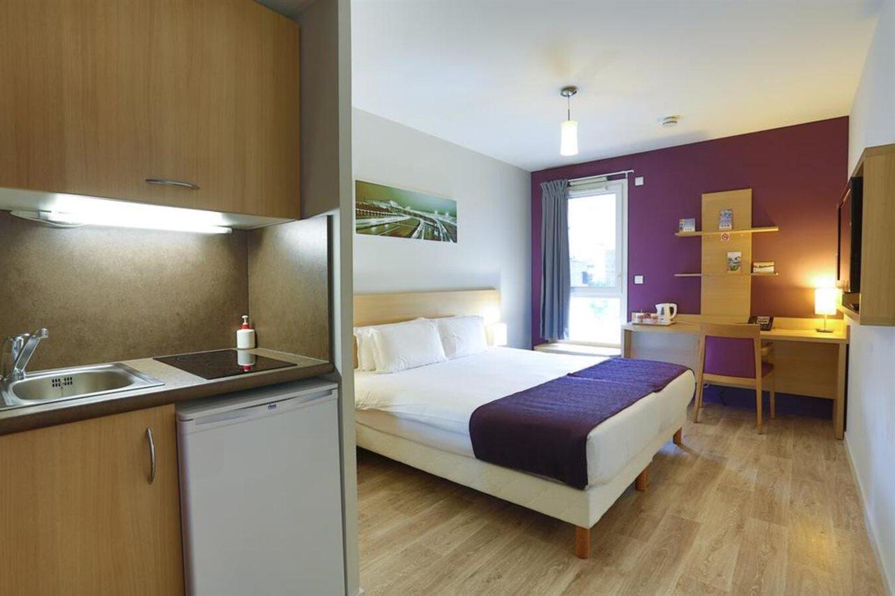 Eastlodge Lyon Est Eurexpo Saint-Priest  Kamer foto
